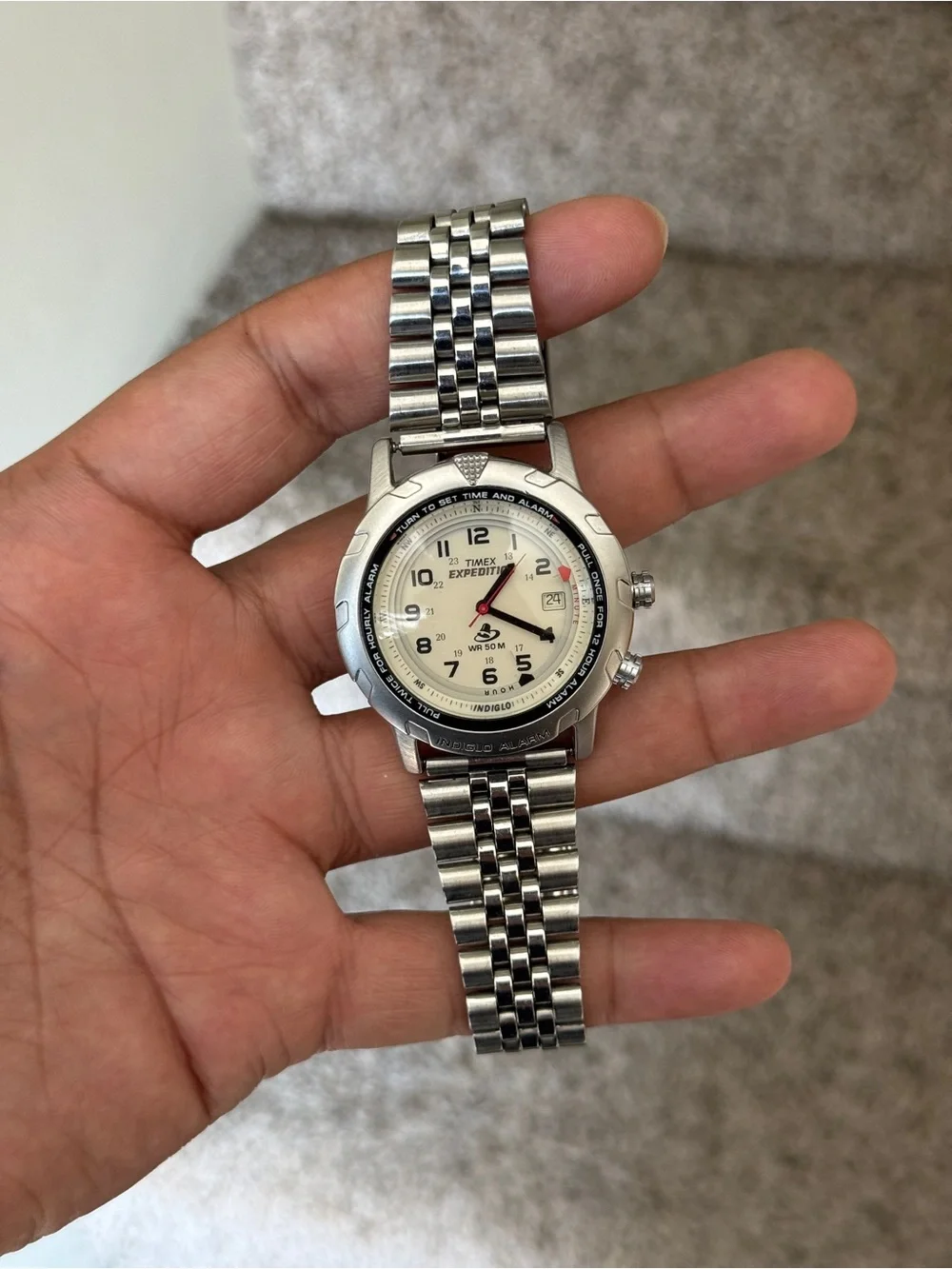 Timex Mens Silver Watch with Cream Dial and Red Second Hand  jubilee bracelet